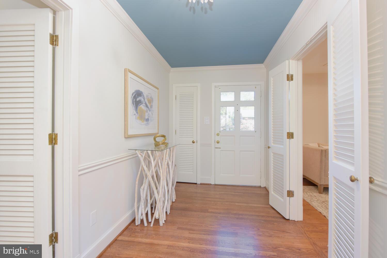7716 Ridgecrest Drive Alexandria, VA 22308 - Photo 14 of 67 Main level foyer