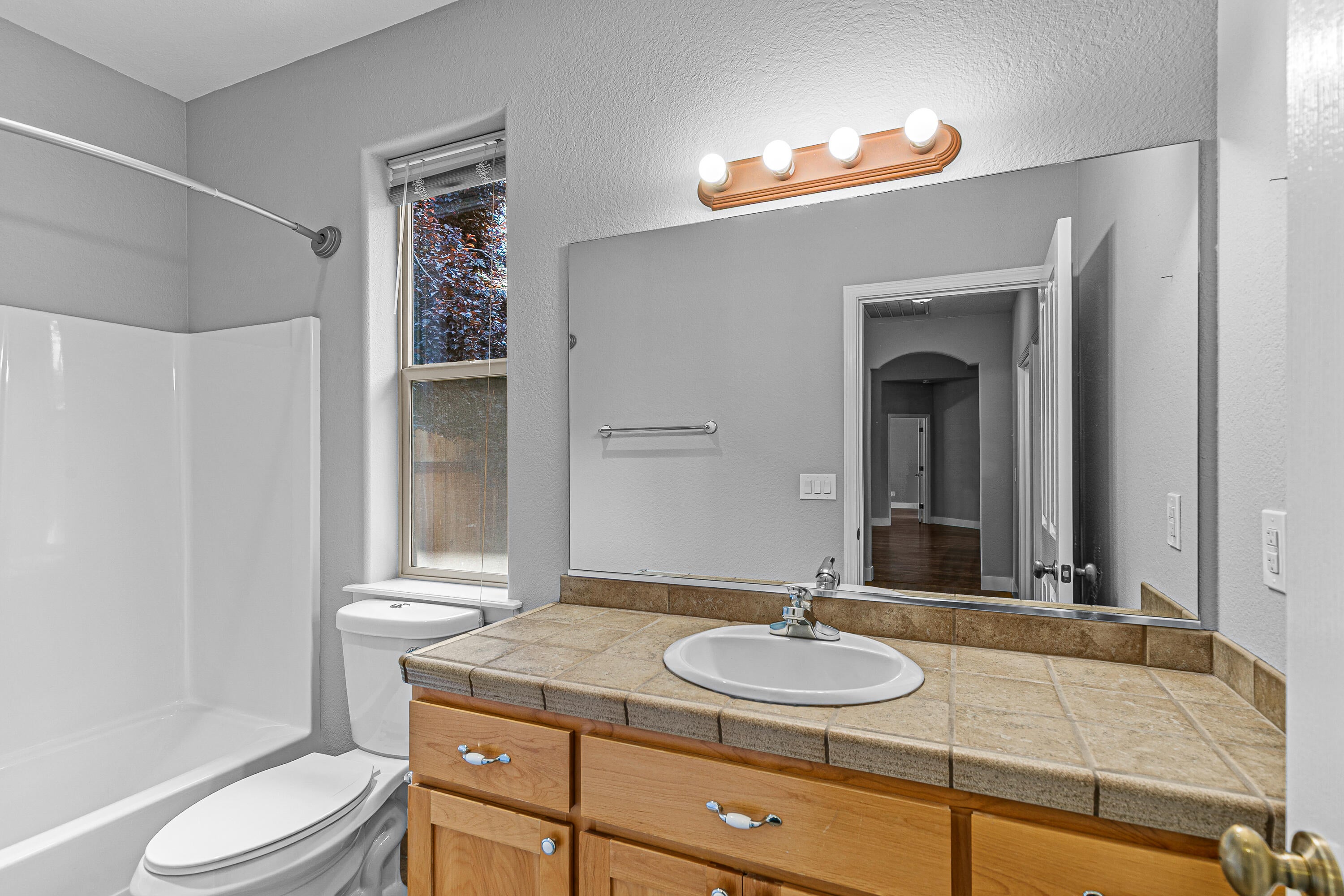 1508 Summit Ridge Circle Medford, OR 97504 - Photo 21 of 31 9R9A3632