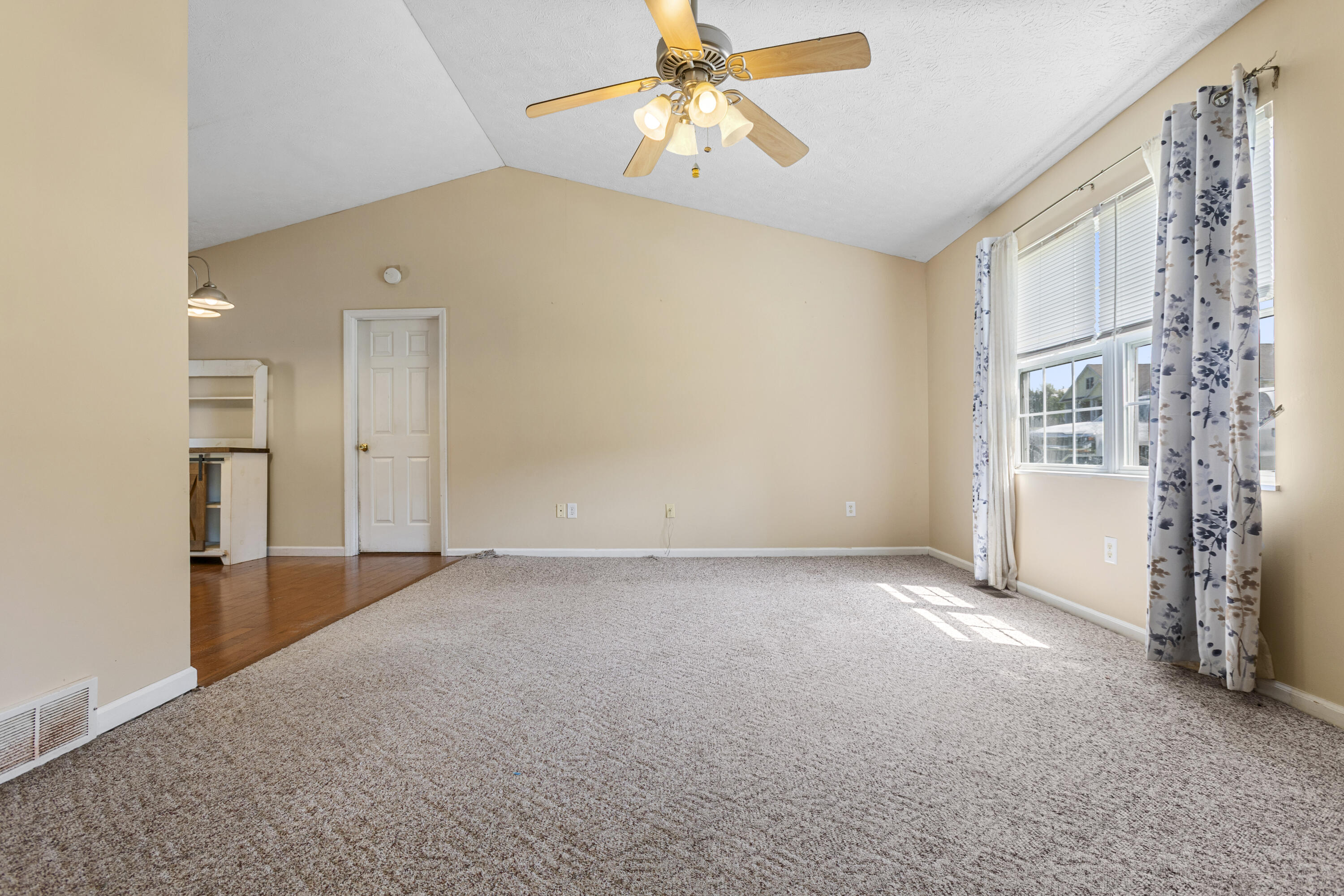 5253 Weaver Road Mays Lick, KY 41055 - Photo 6 of 33 I82A2406
