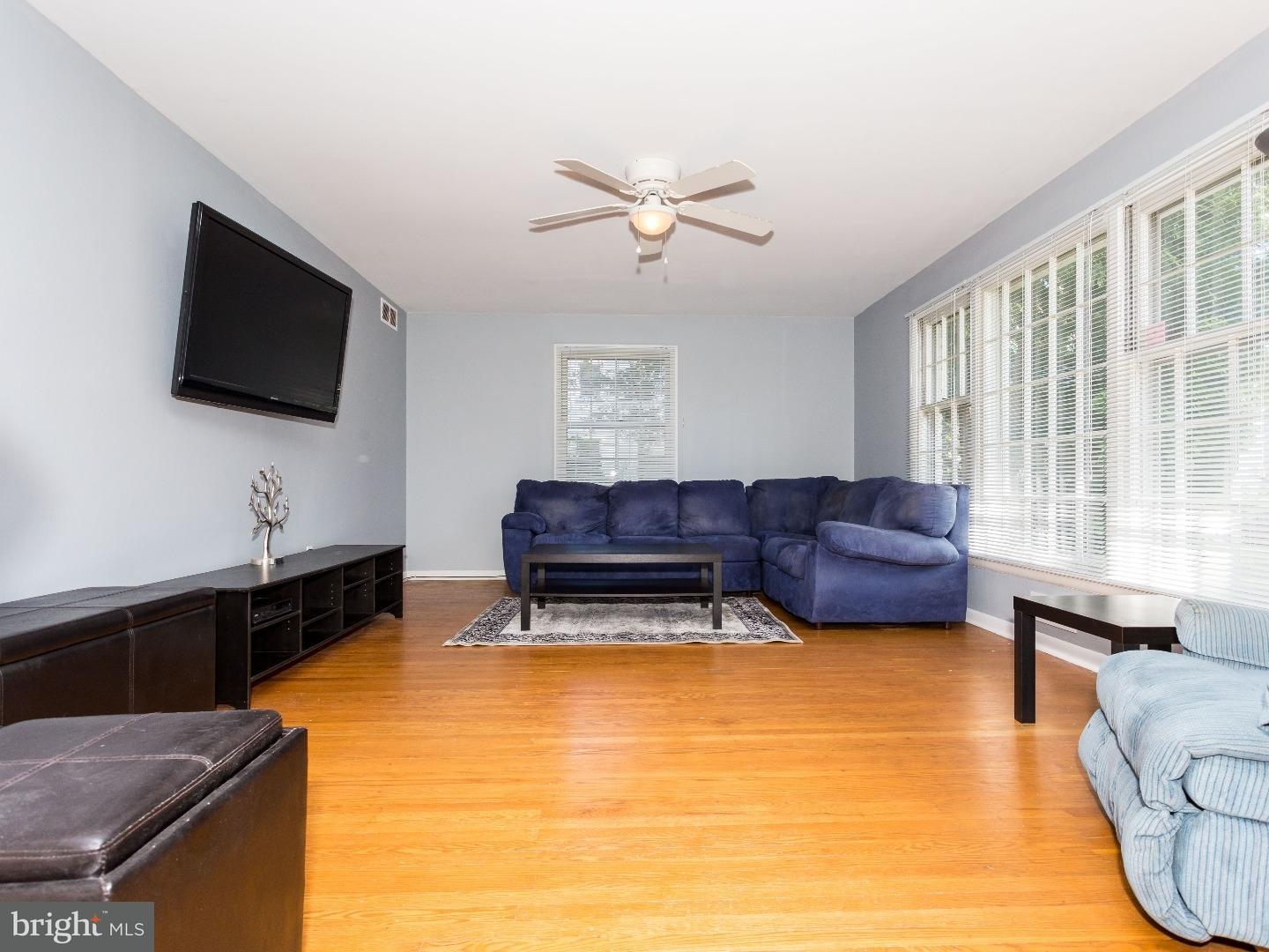809 Heritage Road Cinnaminson, NJ 08077 - Photo 4 of 25 Gallery Image 4