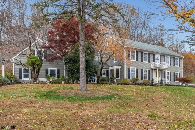$999,900 | 6 Fawn Ridge Road, Lebanon, NJ 08833