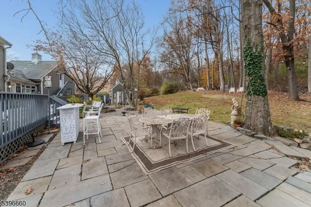 $999,900 | 6 Fawn Ridge Road, Lebanon, NJ 08833