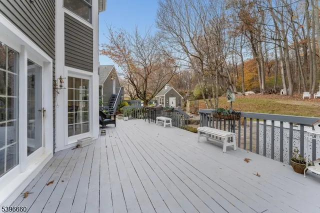 $999,900 | 6 Fawn Ridge Road, Lebanon, NJ 08833