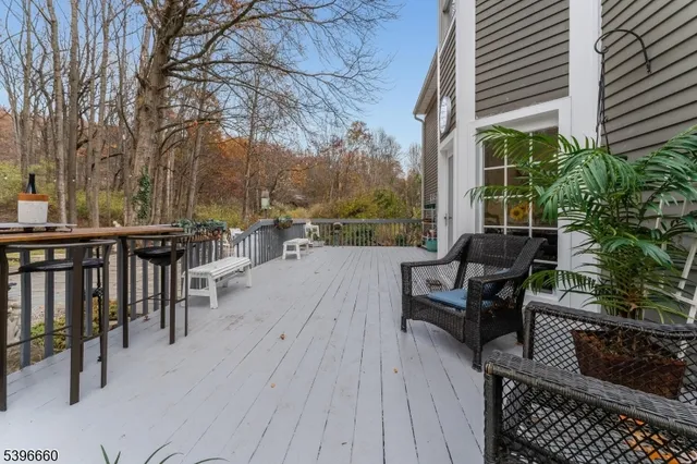 $999,900 | 6 Fawn Ridge Road, Lebanon, NJ 08833