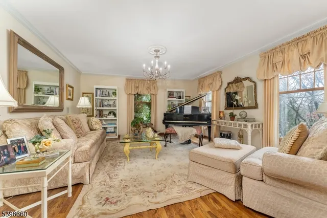 $999,900 | 6 Fawn Ridge Road, Lebanon, NJ 08833