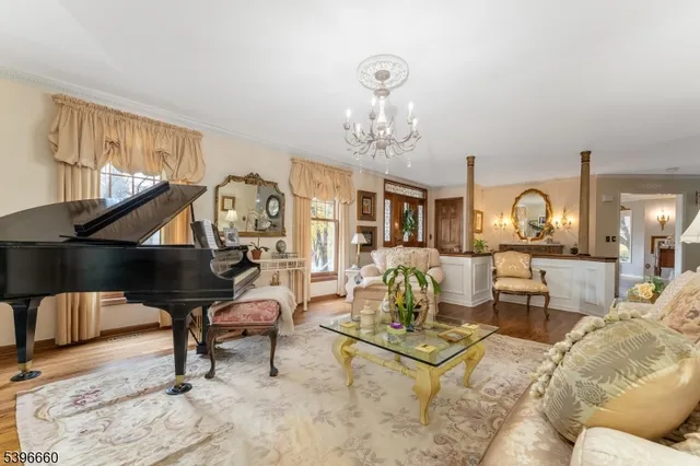 $999,900 | 6 Fawn Ridge Road, Lebanon, NJ 08833