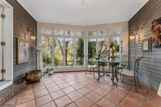 $999,900 | 6 Fawn Ridge Road, Lebanon, NJ 08833