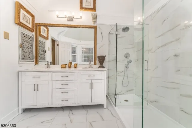 $999,900 | 6 Fawn Ridge Road, Lebanon, NJ 08833