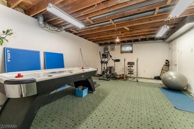 $999,900 | 6 Fawn Ridge Road, Lebanon, NJ 08833