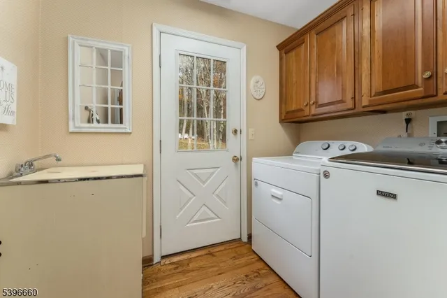 $999,900 | 6 Fawn Ridge Road, Lebanon, NJ 08833