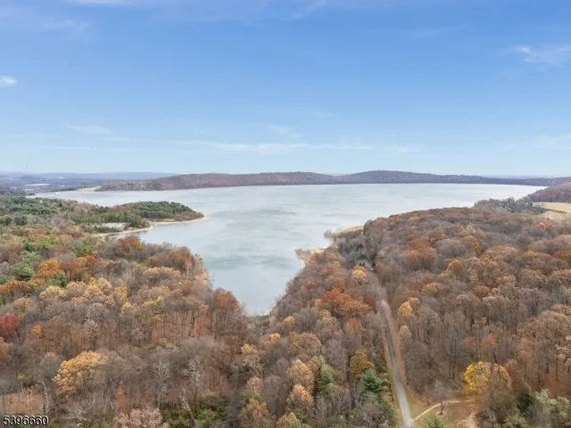 $999,900 | 6 Fawn Ridge Road, Lebanon, NJ 08833