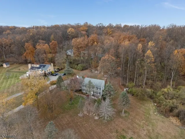 $999,900 | 6 Fawn Ridge Road, Lebanon, NJ 08833