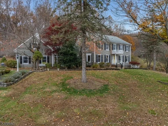 $999,900 | 6 Fawn Ridge Road, Lebanon, NJ 08833