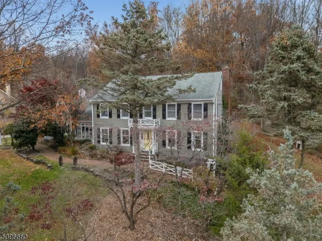 $999,900 | 6 Fawn Ridge Road, Lebanon, NJ 08833