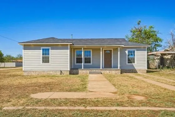 $235,000 | 212 Northwest I Avenue, Hamlin, TX 79520