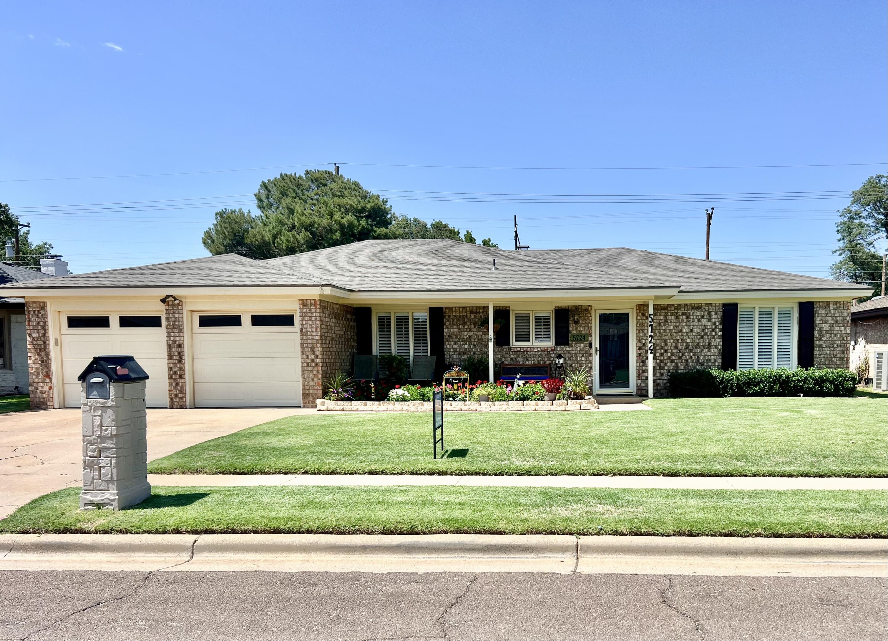 5724 74th Street Lubbock, TX 79424 - Photo 3 of 19 IMG_4675