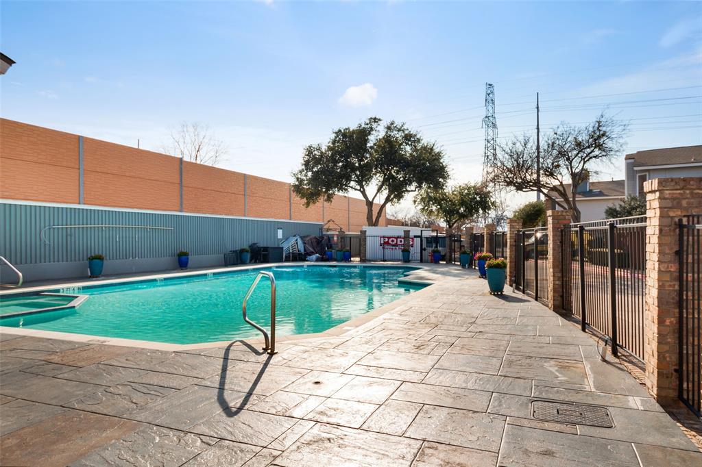 17490 Meandering Way, Unit 804 Dallas, TX 75252 - Photo 31 of 33 a house view with a sitting space