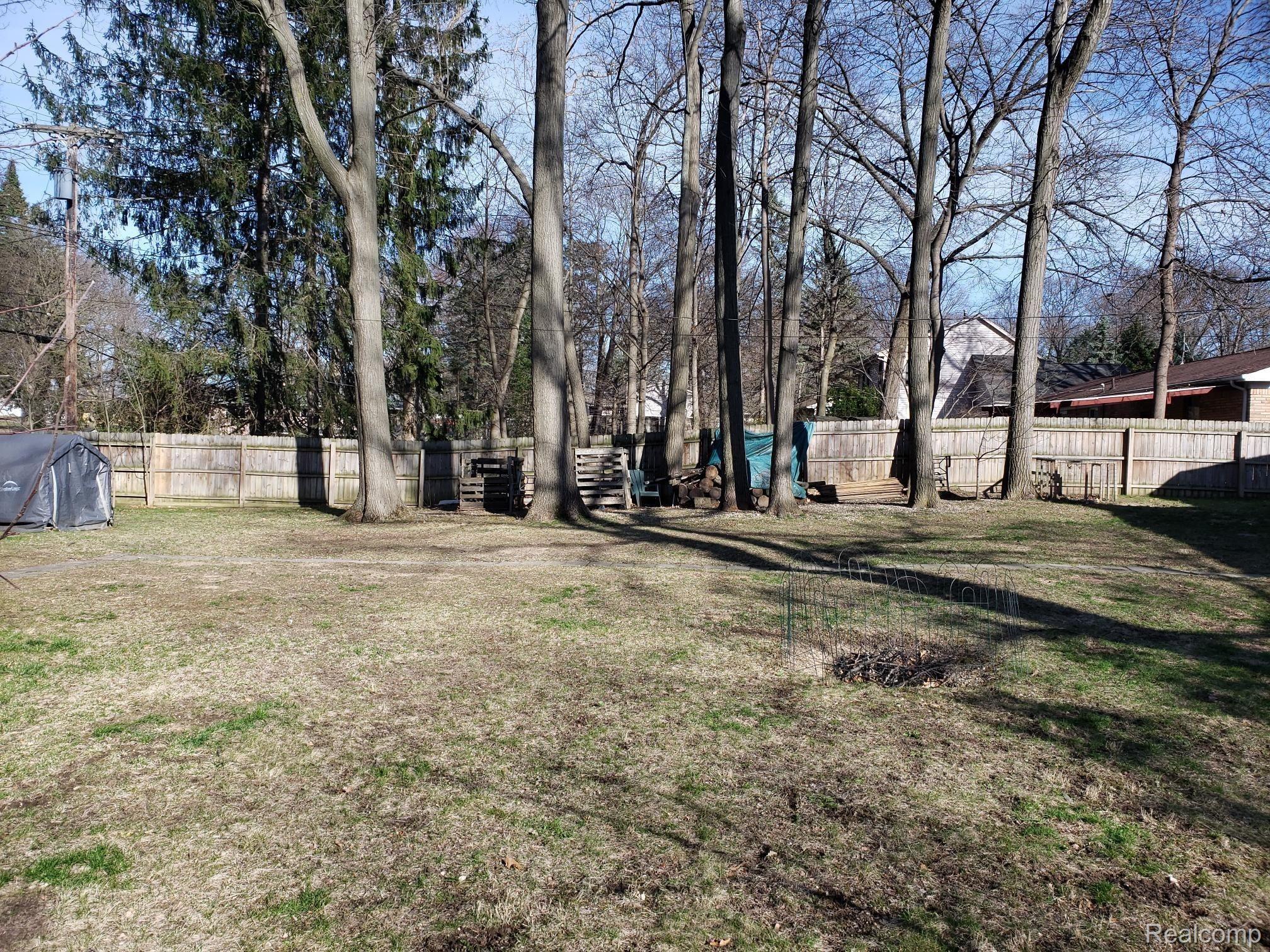 4380 Highfield Road Waterford, MI 48329 - Photo 16 of 21 12.jpg