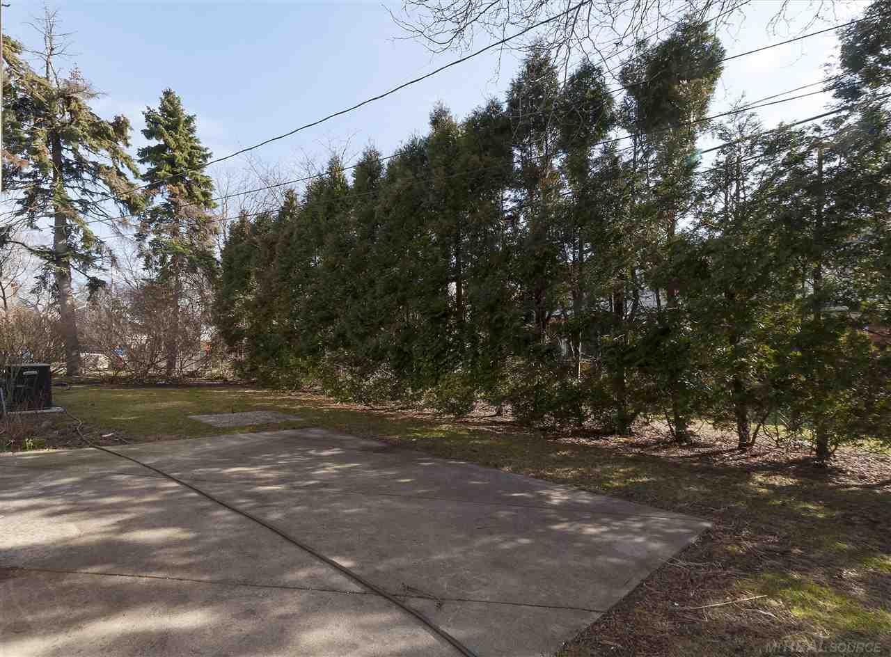 575 South Rosedale Court Grosse Pointe, MI 48236 - Photo 37 of 40 31341027-36.JPG