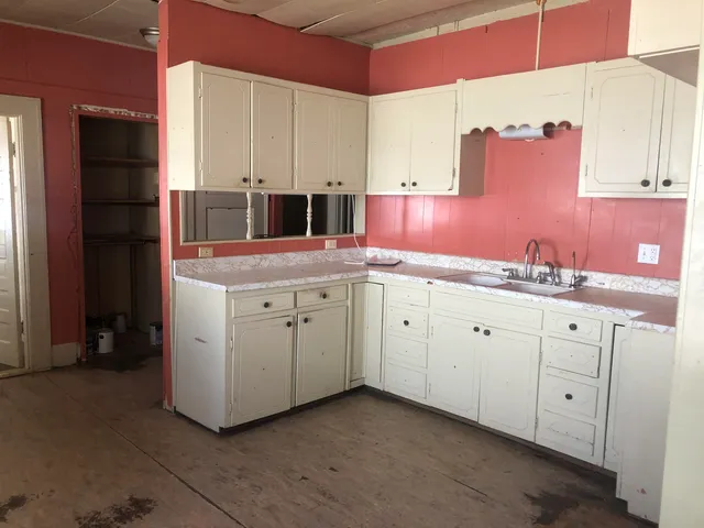 $62,000 | 423 North A Street, Wellington, KS 67152