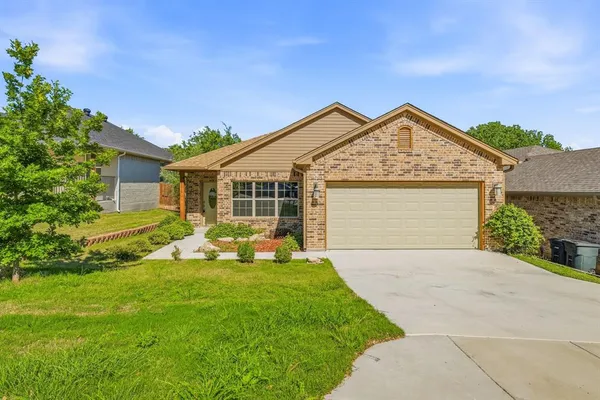 $2,400 | 1316 Liberty Street, Weatherford, TX 76086