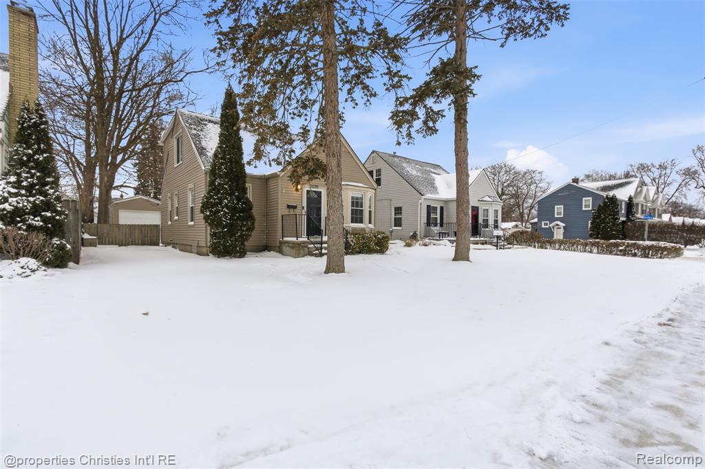 2079 Harvard Road Berkley, MI 48072 - Photo 2 of 24 Gallery Image 2