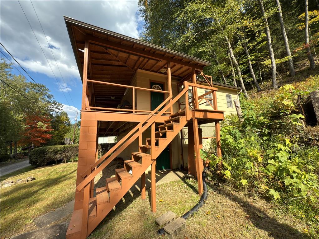 876 North Tunnel Road Kennerdell, PA 16374 - Photo 17 of 42 a view of entryway with outdoor area