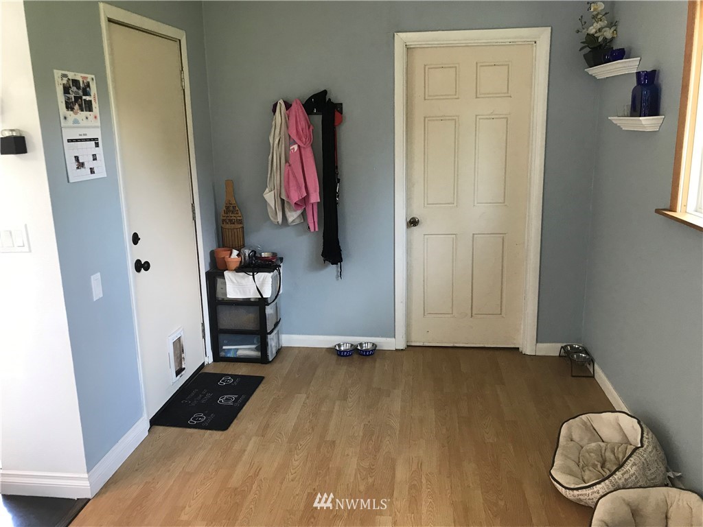 6525 Willow Road Everett, WA 98203 - Photo 14 of 22 a view of a yoga room