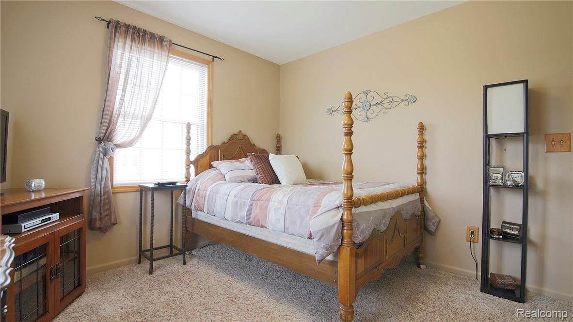 520 Angle Road Lapeer, MI 48446 - Photo 20 of 44 31.jpg