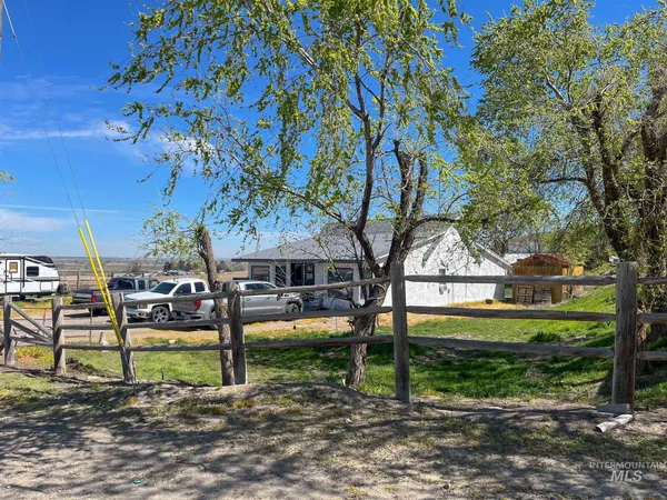 $1,900,000 | 1576 South State Line Road, Homedale, ID 83628