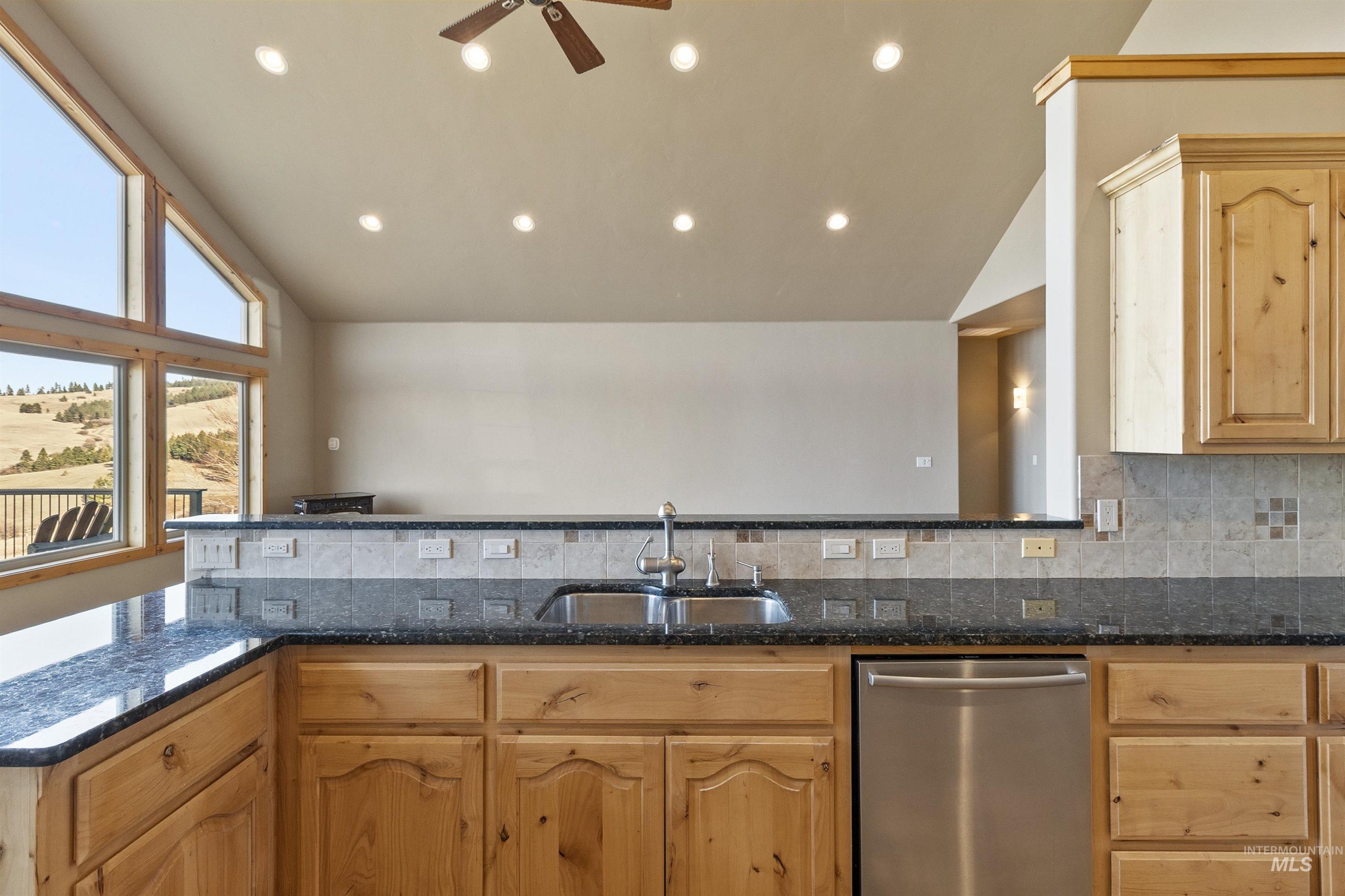 1031 Prairie Lane Moscow, ID 83843 - Photo 16 of 49