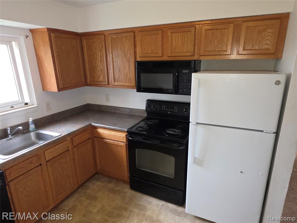 1101 Tienken Court, Unit 206 Rochester Hills, MI 48306 - Photo 3 of 24