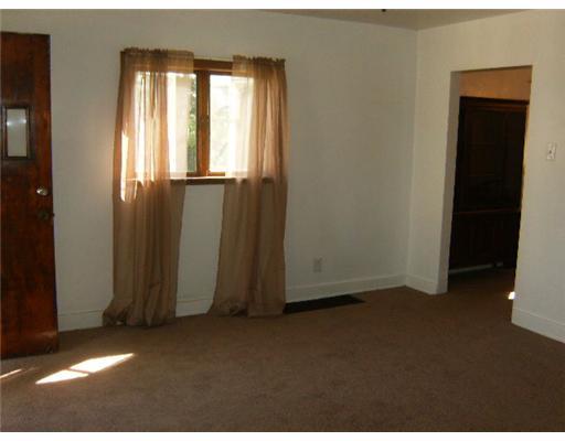 3618 Colmar Street Pittsburgh, PA 15213 - Photo 4 of 15 Living Room.