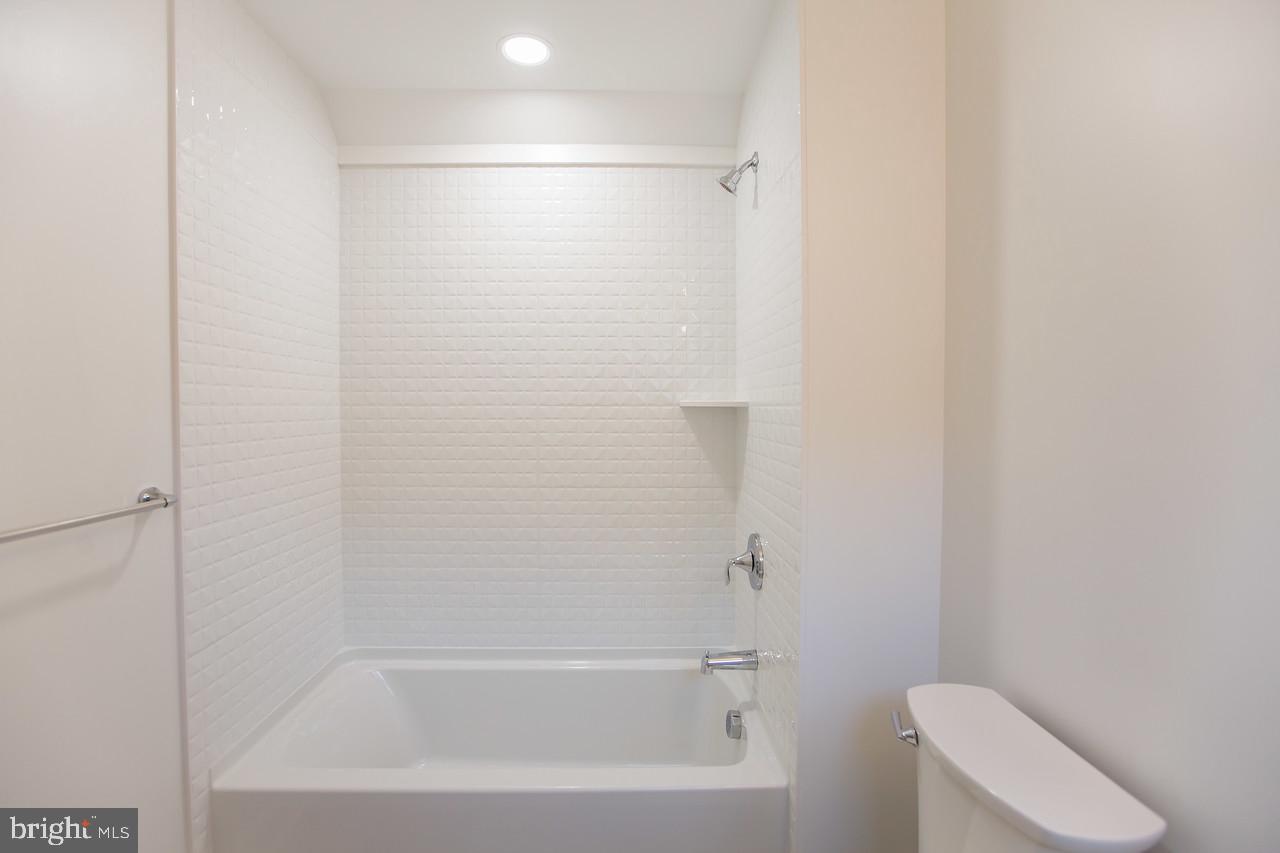 416 Coles Mill Road Haddonfield, NJ 08033 - Photo 34 of 57 Pinicess Bath