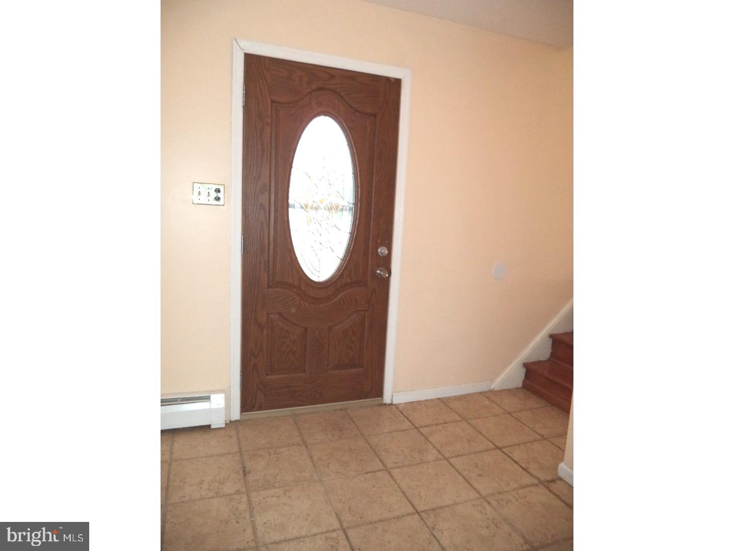217 Fairway Road Ambler, PA 19002 - Photo 5 of 24 Foyer