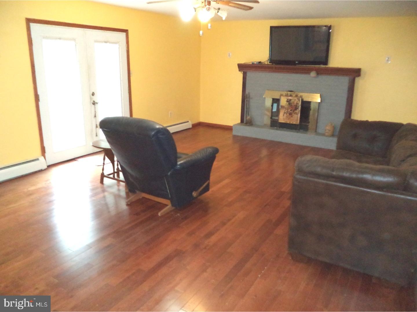 217 Fairway Road Ambler, PA 19002 - Photo 10 of 24 Family Room