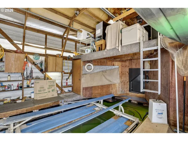 $250,000 | 19609 Northeast Marine Drive, Unit D3, Portland, OR 97230