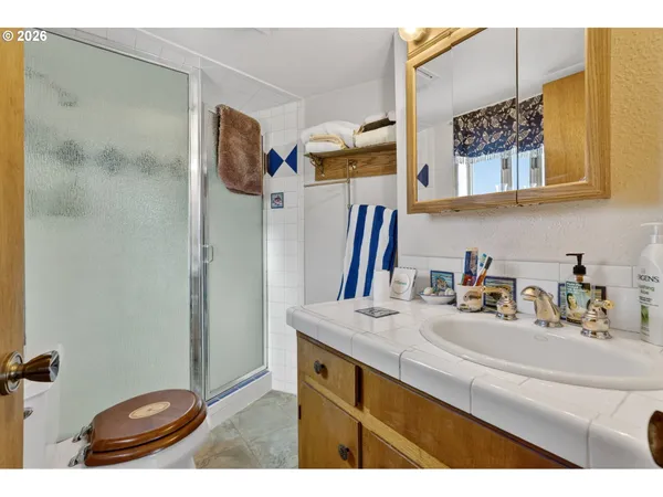 $250,000 | 19609 Northeast Marine Drive, Unit D3, Portland, OR 97230