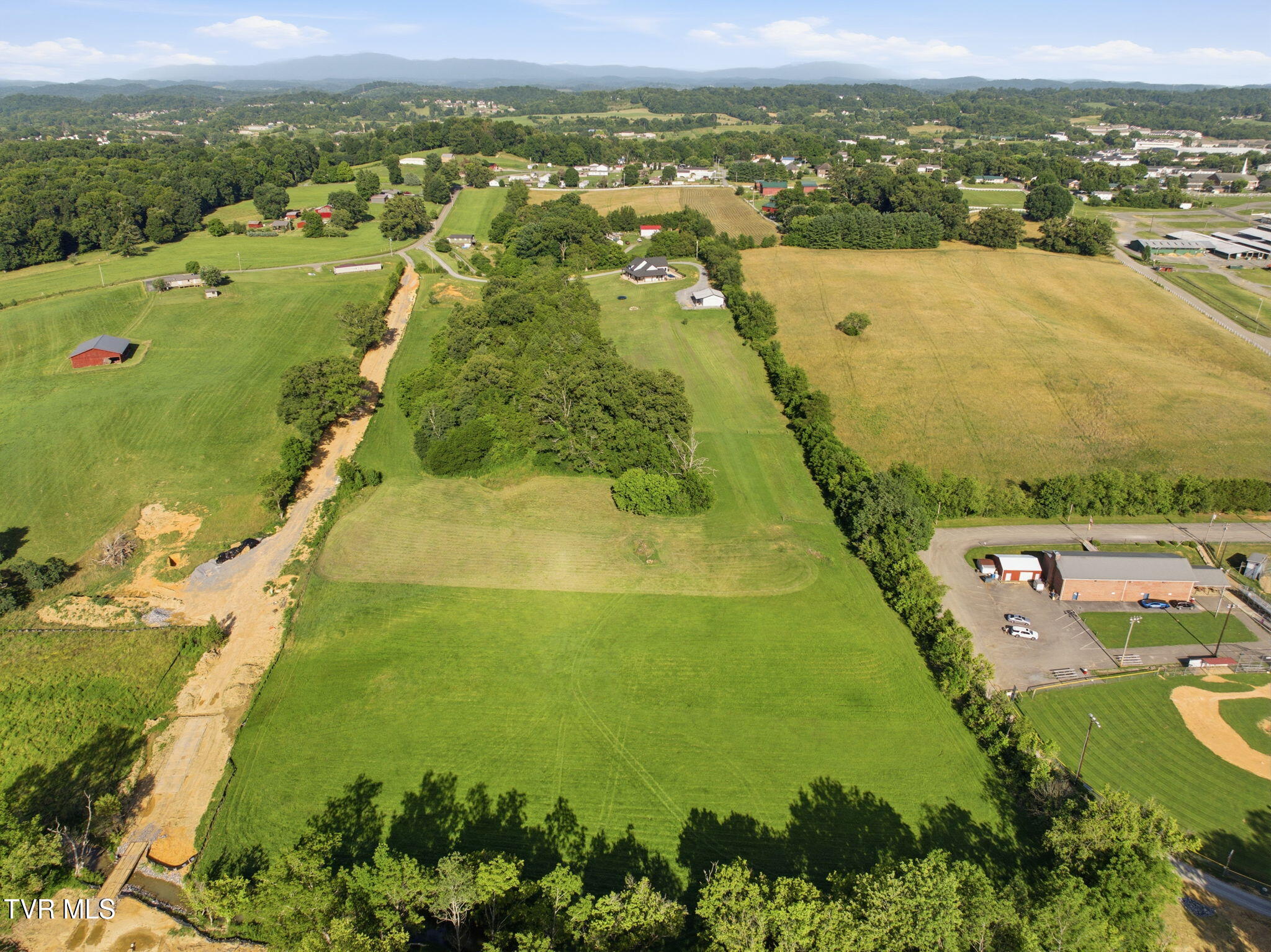 141 Kitzmiller Road Gray, TN 37615 - Photo 96 of 100 99-web-or-mls-003_JH 20260702-329