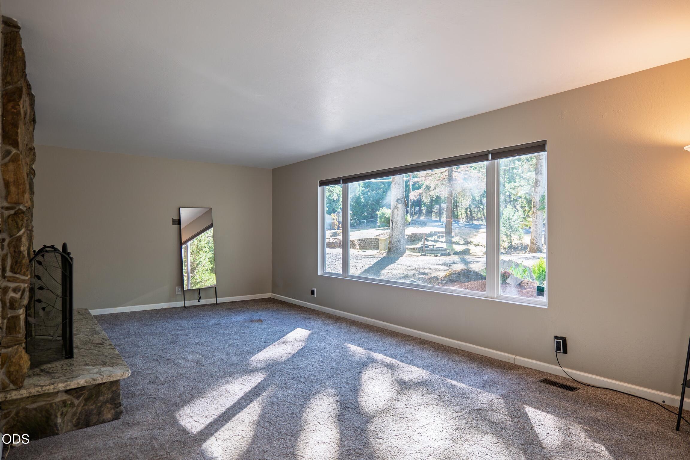 2750 Granite Hill Road Grants Pass, OR 97526 - Photo 7 of 47