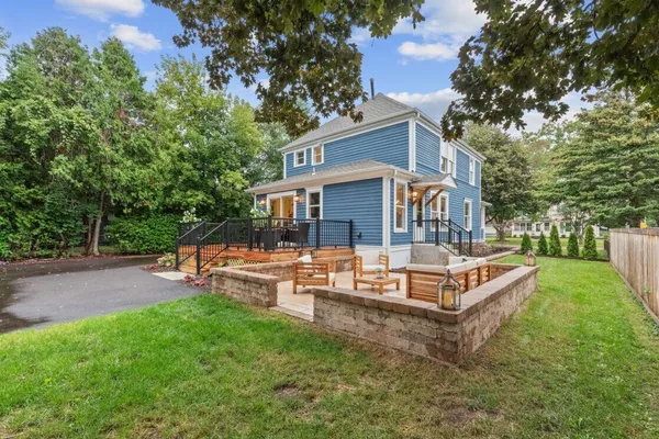 $838,900 | 1332 Dodge Street, Lake Geneva, WI 53147
