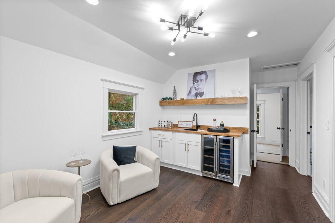 1332 Dodge Street Lake Geneva, WI 53147 - Photo 8 of 14 Upper family room