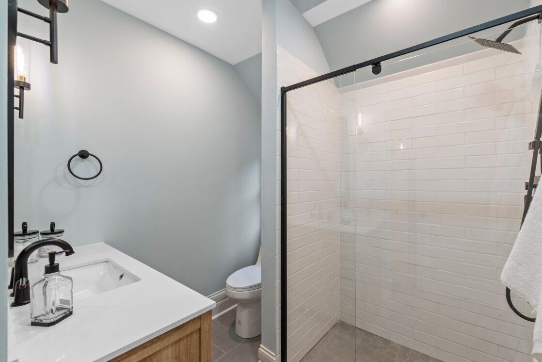 1332 Dodge Street Lake Geneva, WI 53147 - Photo 10 of 14 up bath en suite
