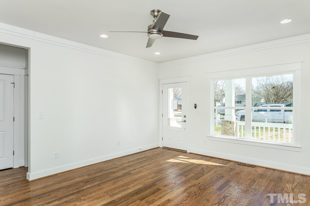504 Montague Lane Raleigh, NC 27601 - Photo 6 of 25 Gallery Image 6