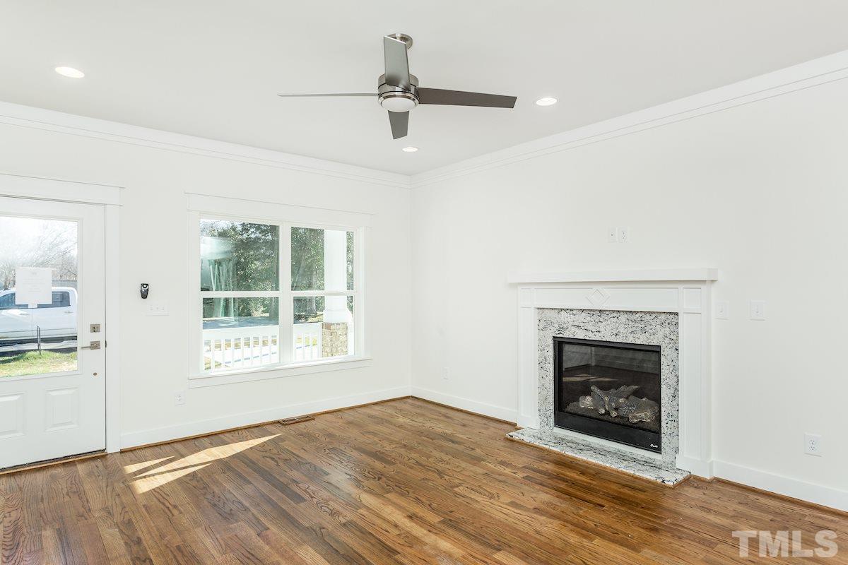 504 Montague Lane Raleigh, NC 27601 - Photo 7 of 25 Gallery Image 7