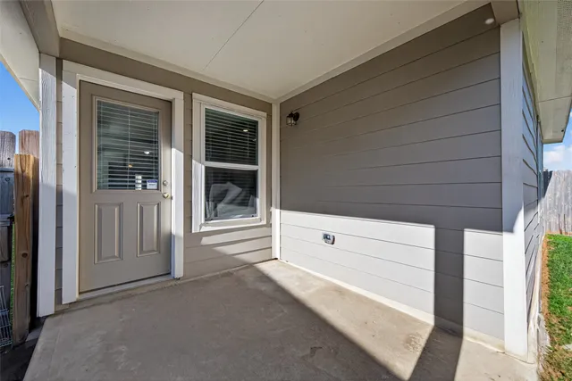 a view of house with entryway