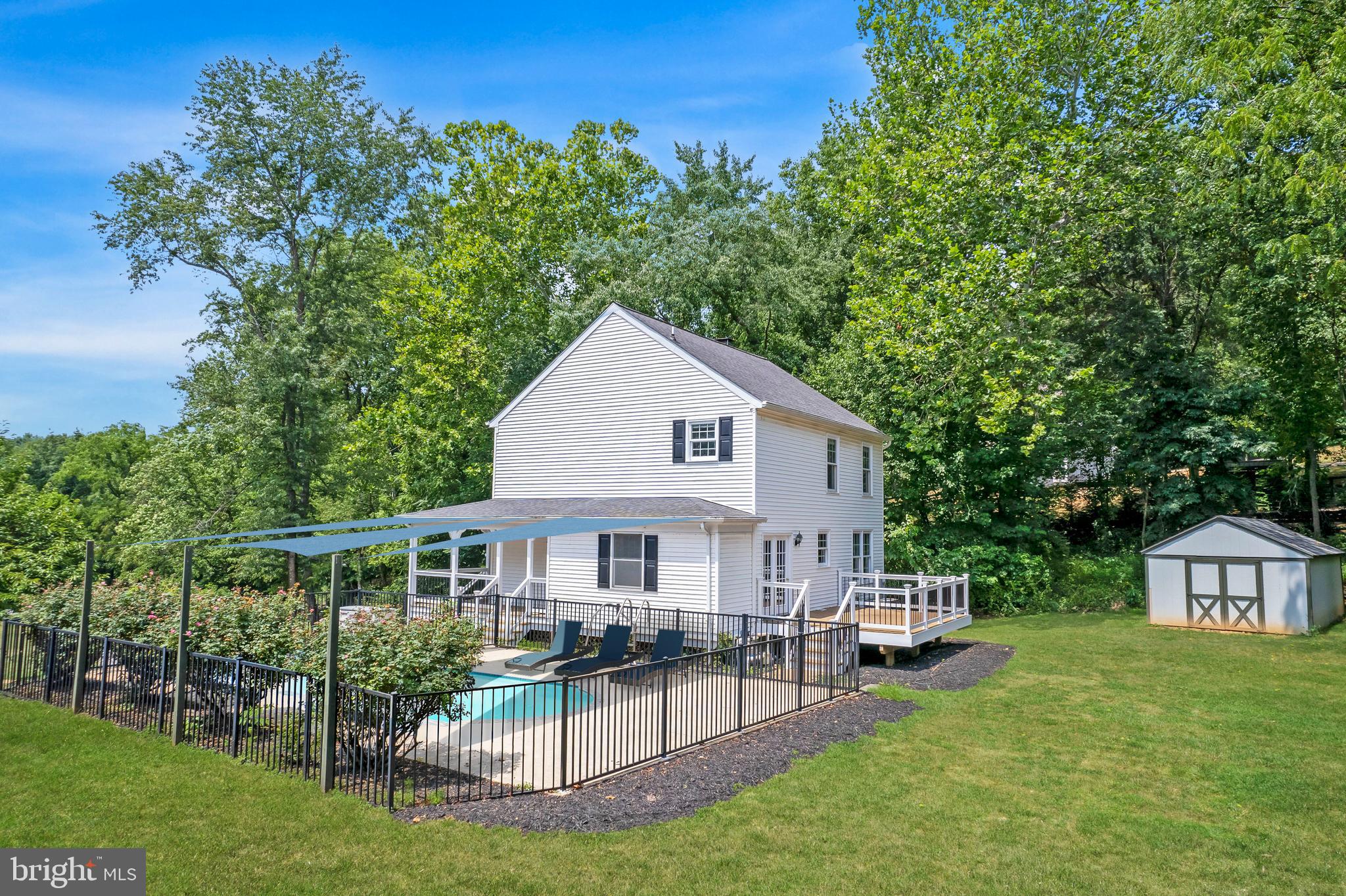 35340 Scotland Heights Road Round Hill, VA 20141 - Photo 2 of 17 Exterior
