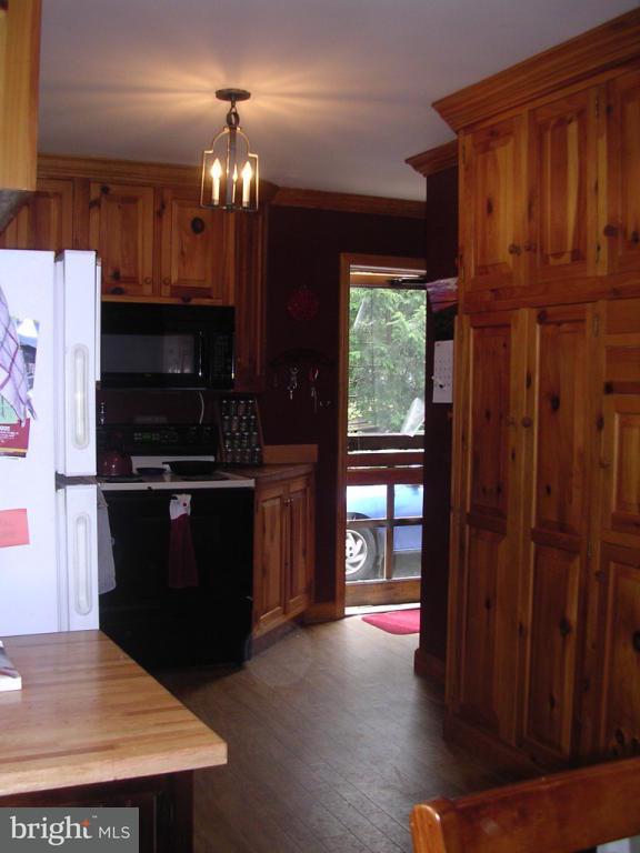 39 Trail Road South Elizabethtown, PA 17022 - Photo 2 of 11