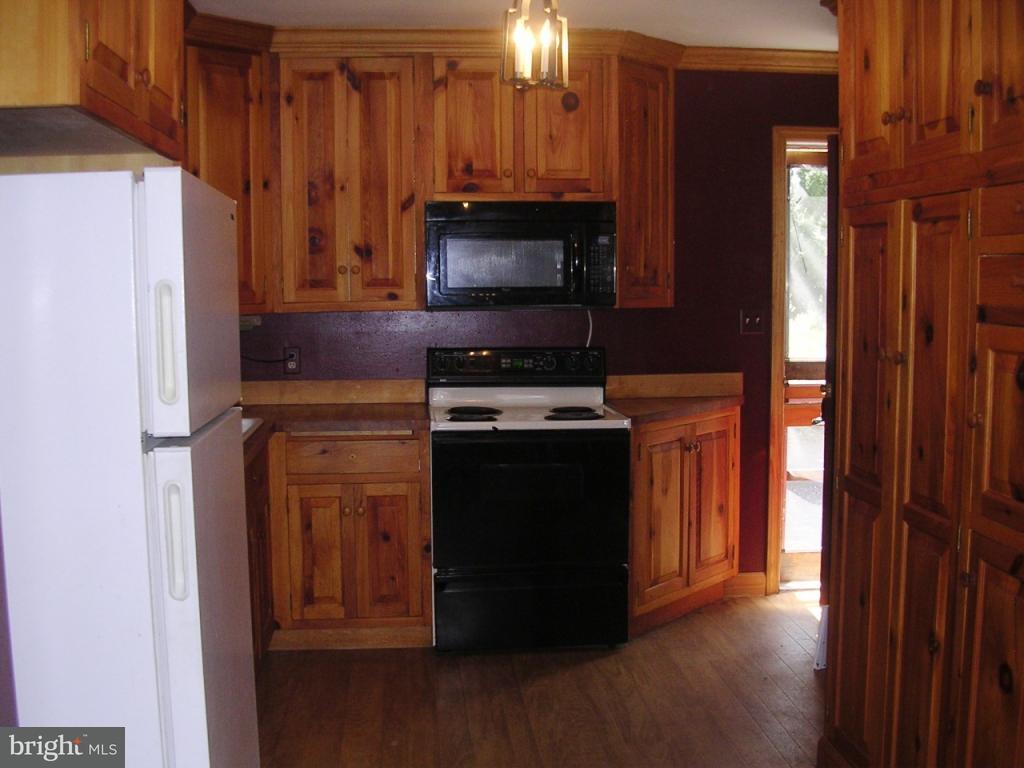 39 Trail Road South Elizabethtown, PA 17022 - Photo 3 of 11