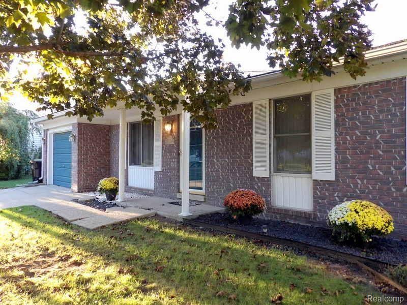 22226 Derby Road Woodhaven, MI 48183 - Photo 3 of 41